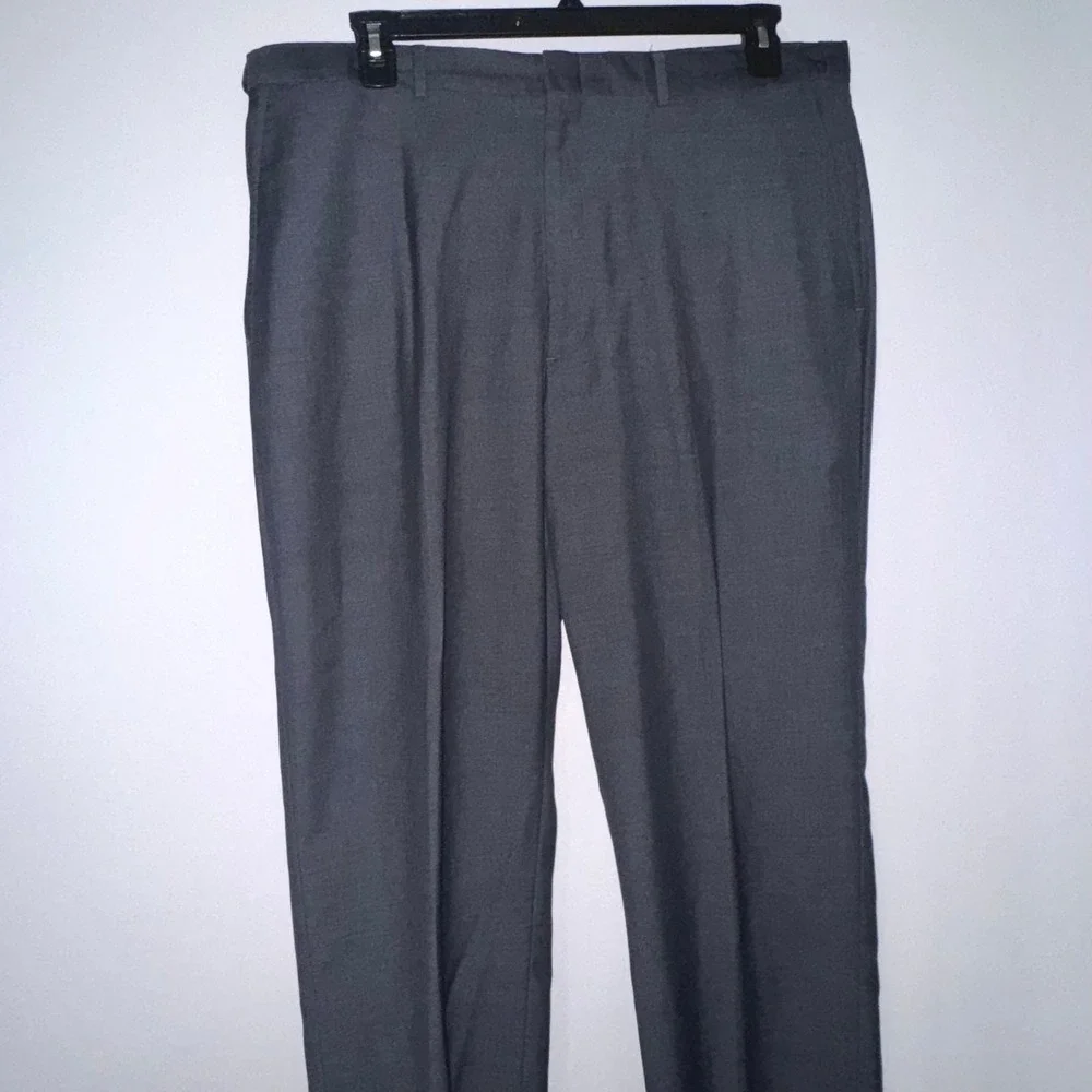 Haggar Mens 38x30‎ Dark Gray Pleated Dress Pants Polyester Rayon Blend